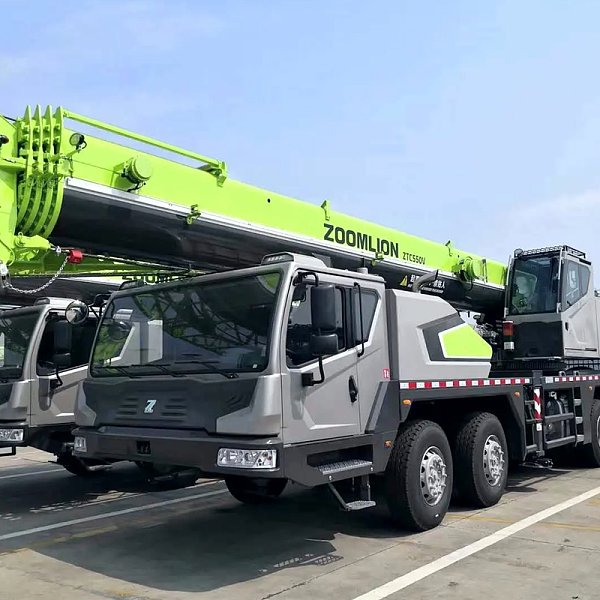 Автокран Zoomlion ZTC550V грузоподъёмностью 50 тонн