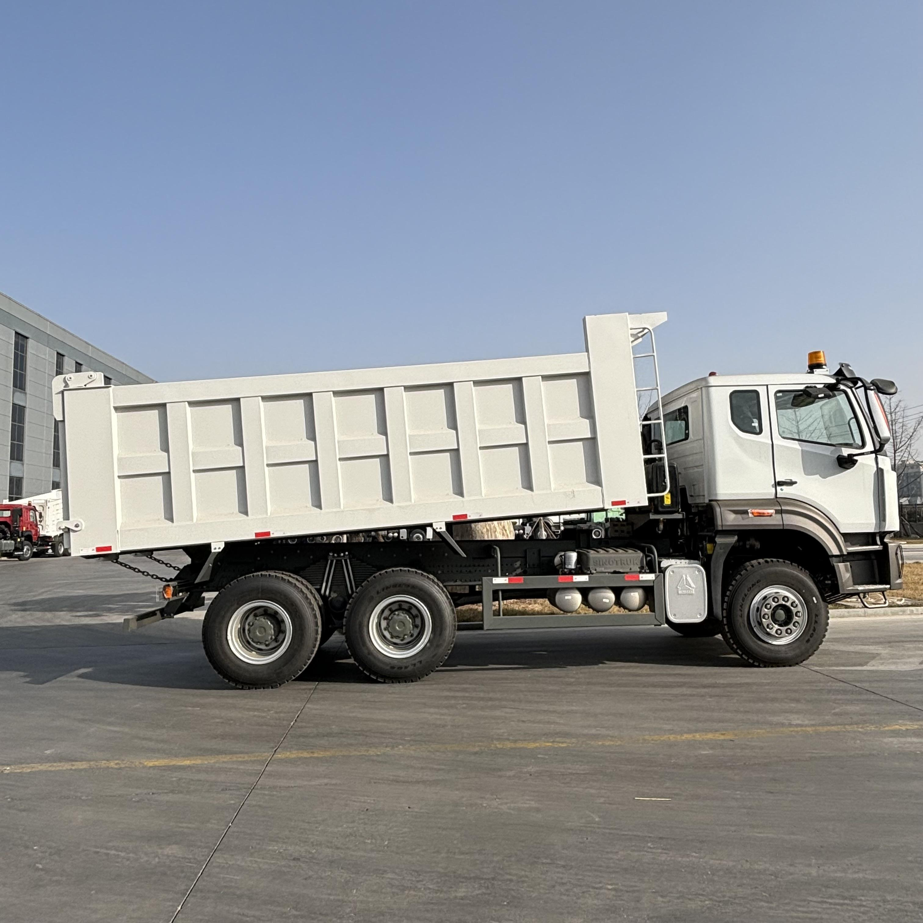 Camion-benne Sinotruk Howo TX 440HP 8x4 à benne en U de 6,5 m