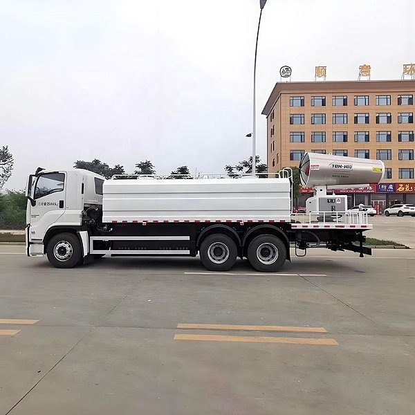 Водовозная автоцистерна