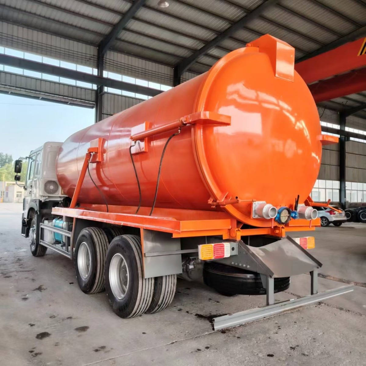 Sewage Vacuum Tank Trucks