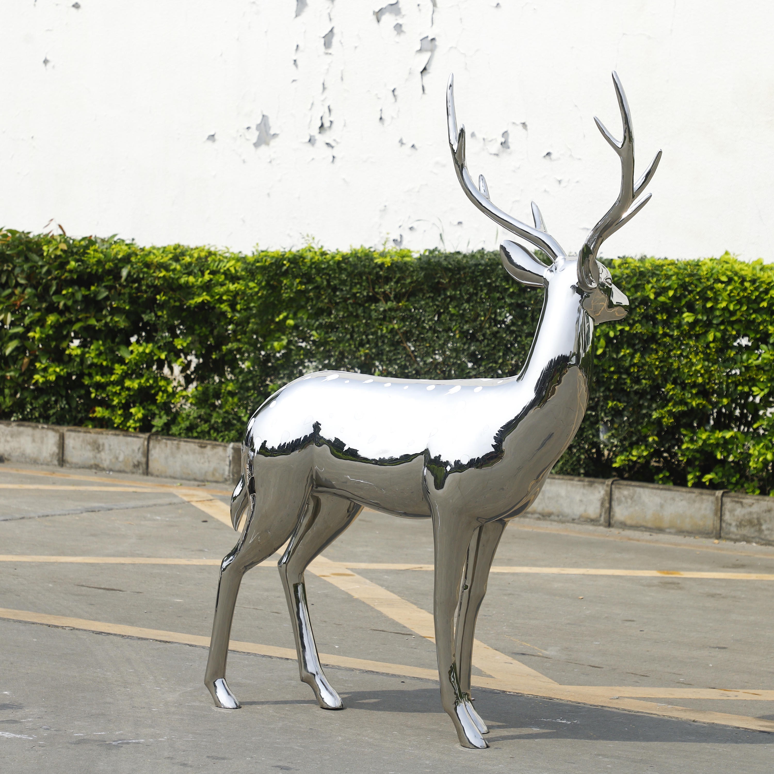 Jingyue can customize stainless steel outdoor deer abstract sculpture for handmade decoration in hotel public areas
