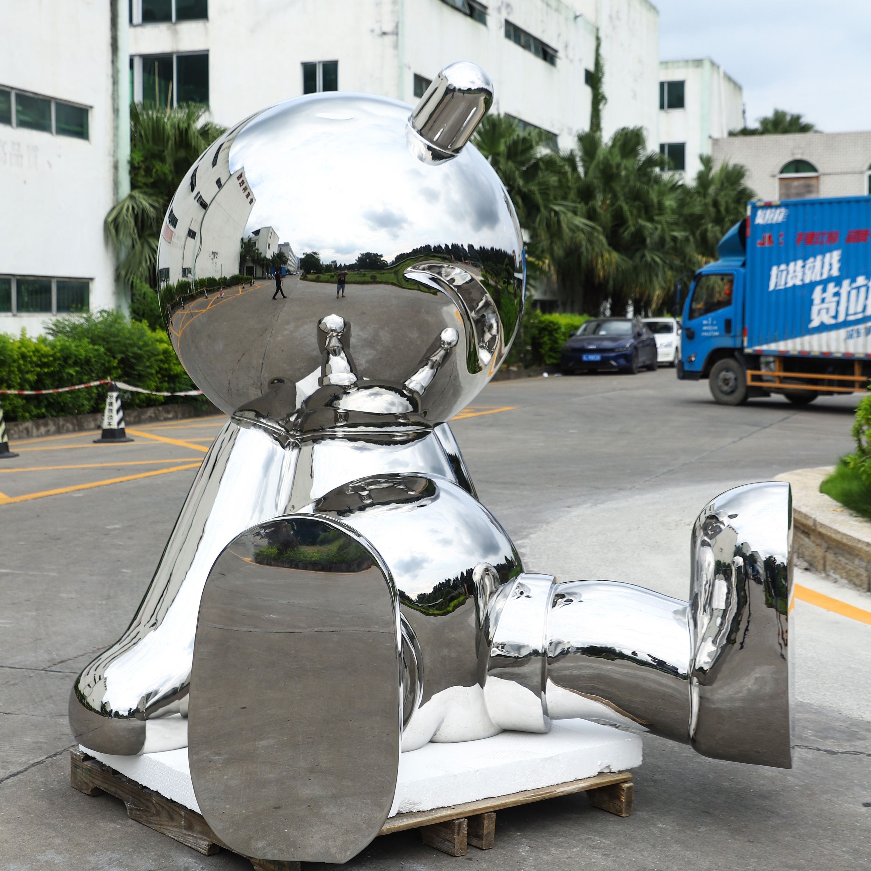 Jingyue Stainless Steel Outdoor Large Image Abstract Sculpture Handmade Ornament Hotel Public Area Electroplating Decoration