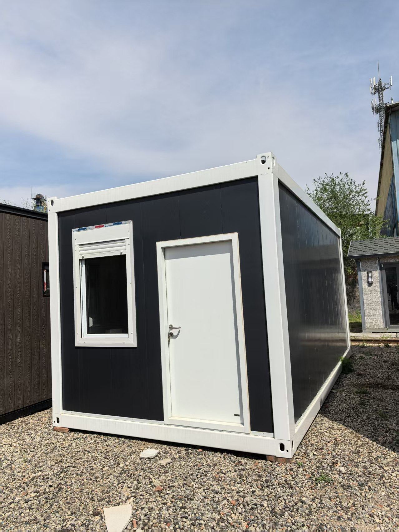Flat-Pack Container House