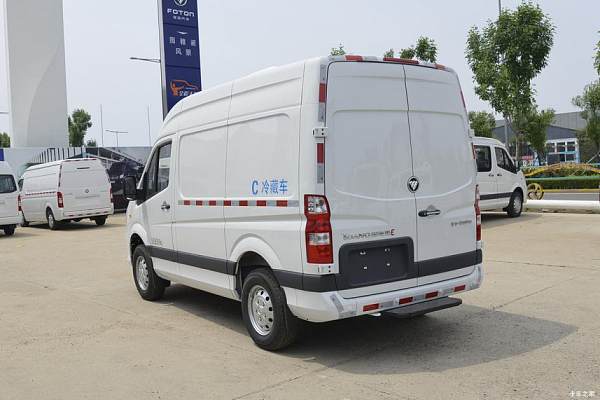 Tuyano E 110 HP 4X2 Refrigerated Van