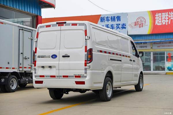 Zhiling EV7