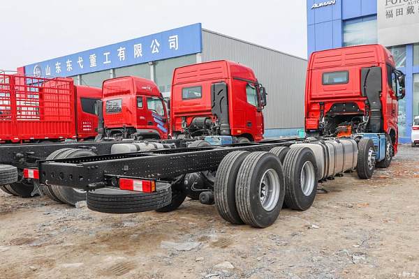 Auman Galaxy 8X4 Cargo Truck