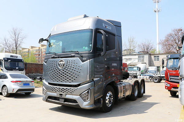 Auman Galaxy 6X4 AMT Automatic Tractor