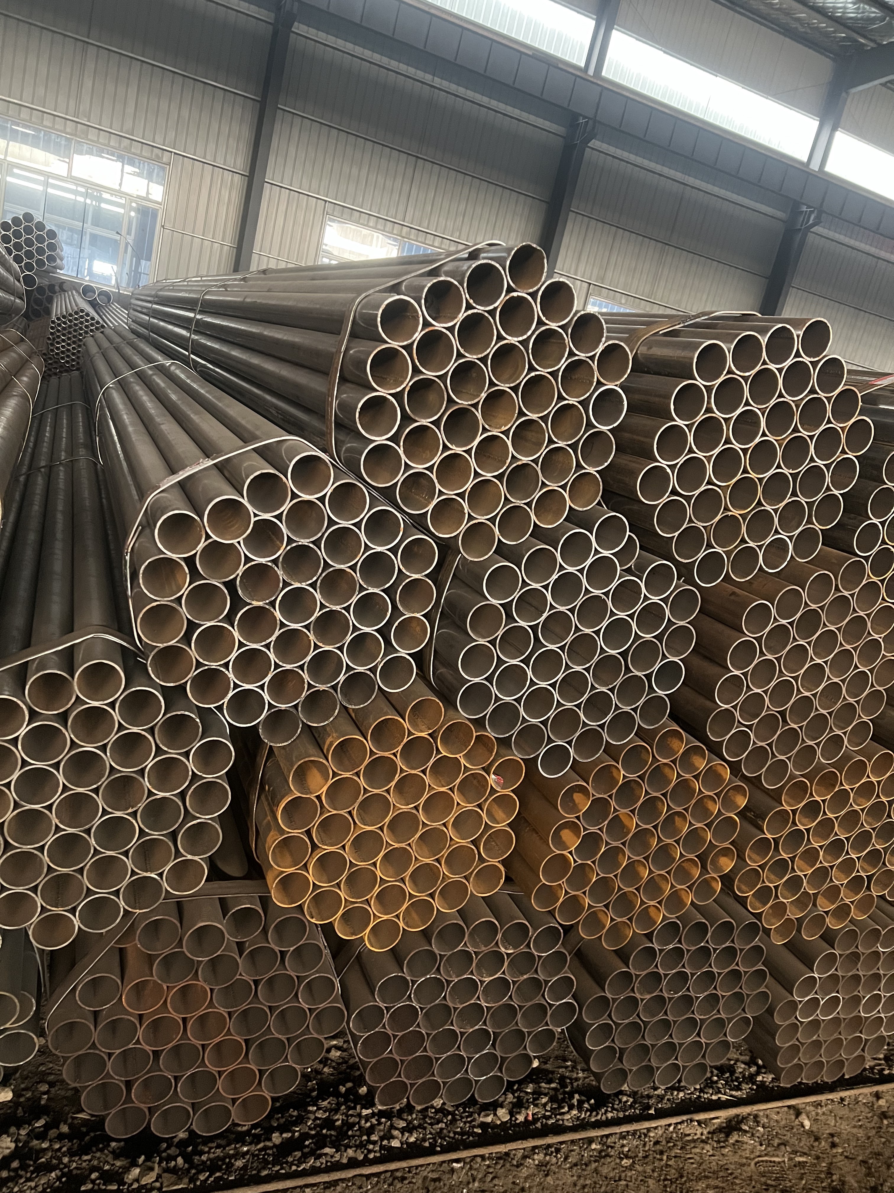 Welded steel pipe
