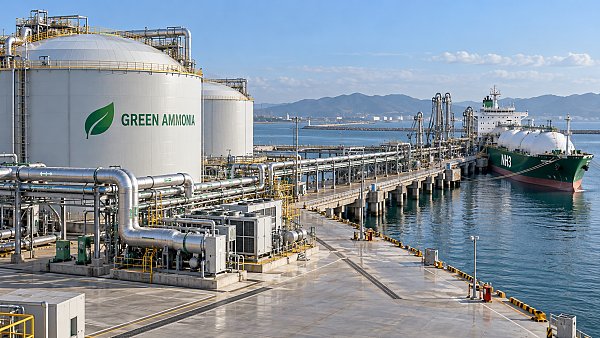 When does refrigerated storage make sense for green ammonia?