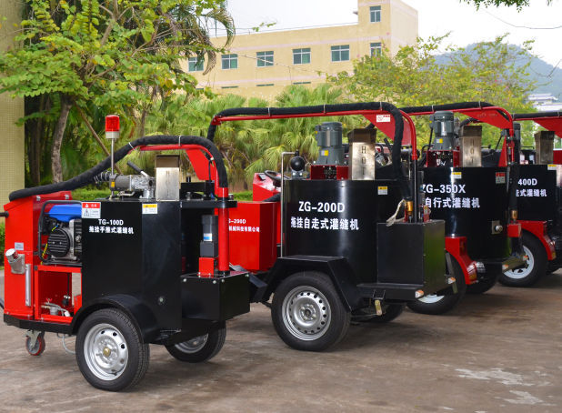 Routine maintenance of crack filling machine