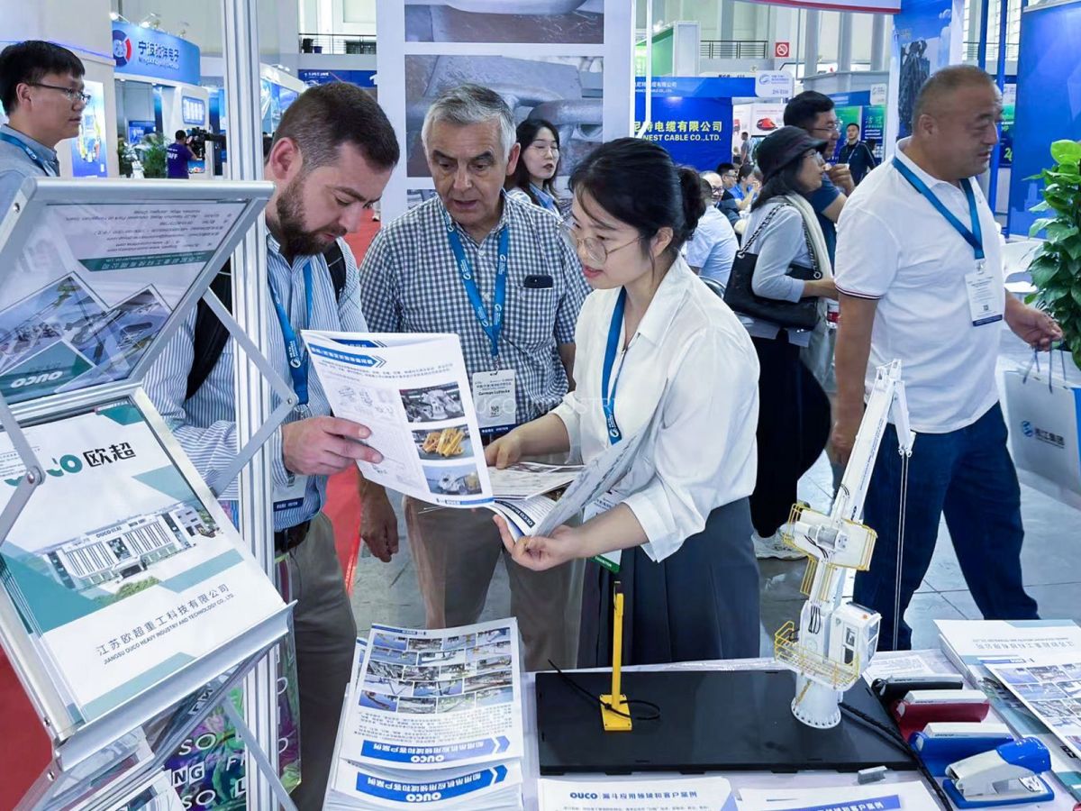 Communicate and interact with the exhibitors (4).jpg Communicate and interact with the exhibitors (4).jpg