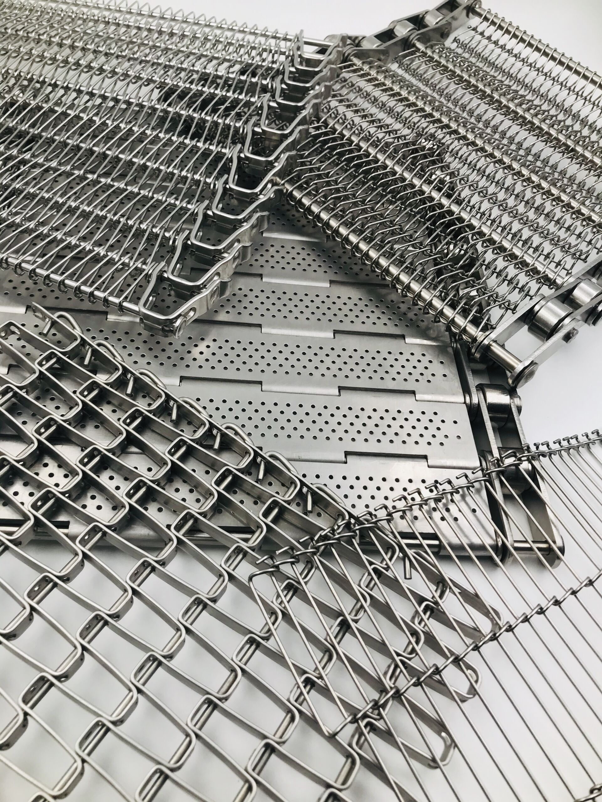 What should I pay attention to when using stainless steel mesh belts?