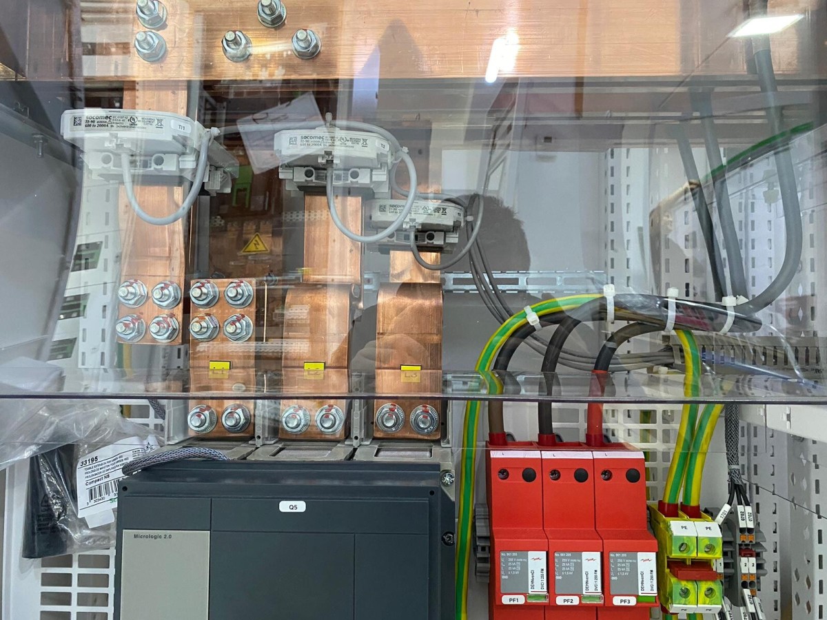 48c132be9bdd89561d397b70b342e24.jpg BEIENE-EMAC series machine Training at Romania