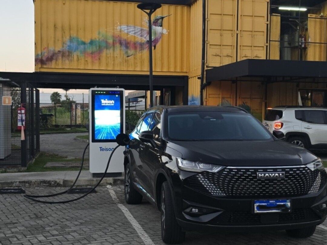 Teison 60kW DC Vision ev charger with 43'inch advertising screen installed in Brazil, 2025 Teison 60kW DC Vision ev charger with 43'inch advertising screen installed in Brazil, 2025