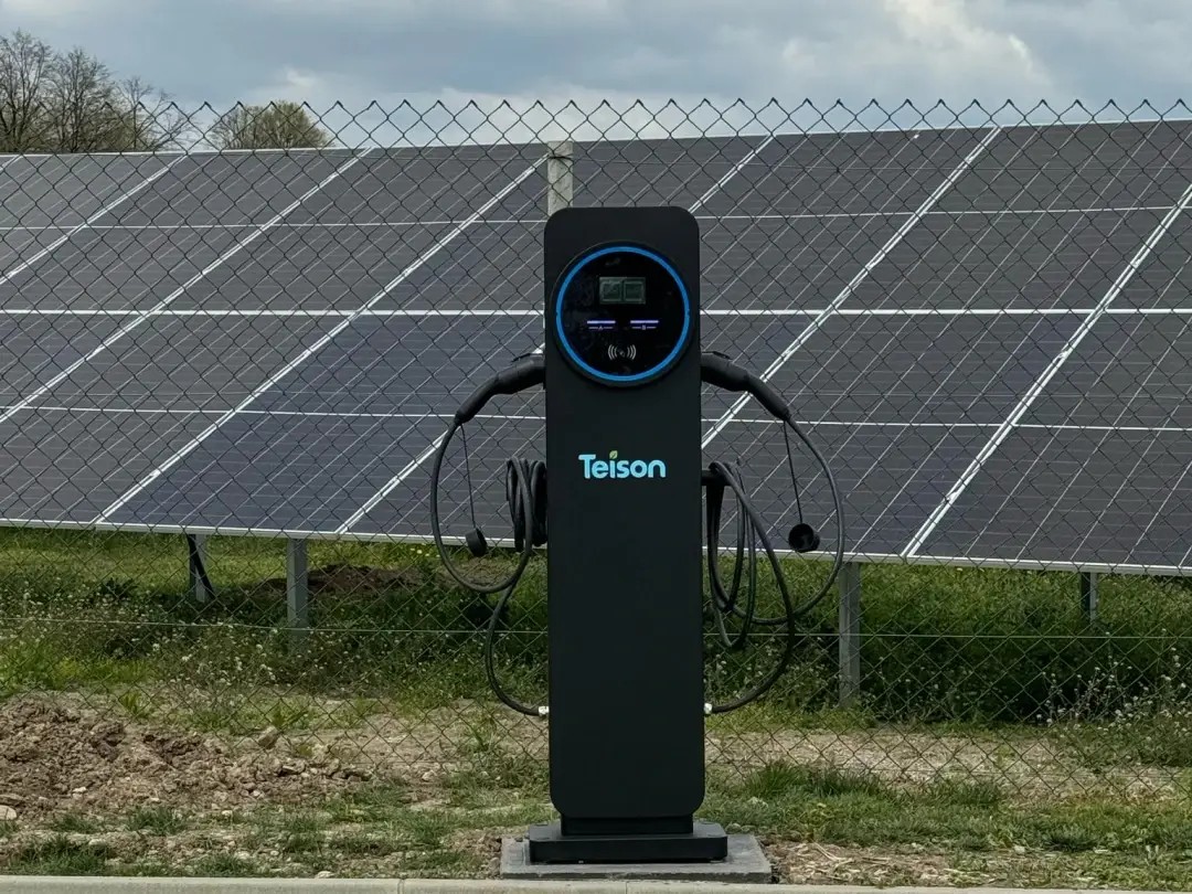 وحدة شحن Teison 2*22kW Smart OCPP Twins للمركبات الكهربائية تم تركيبها في صربيا، 2025 6
