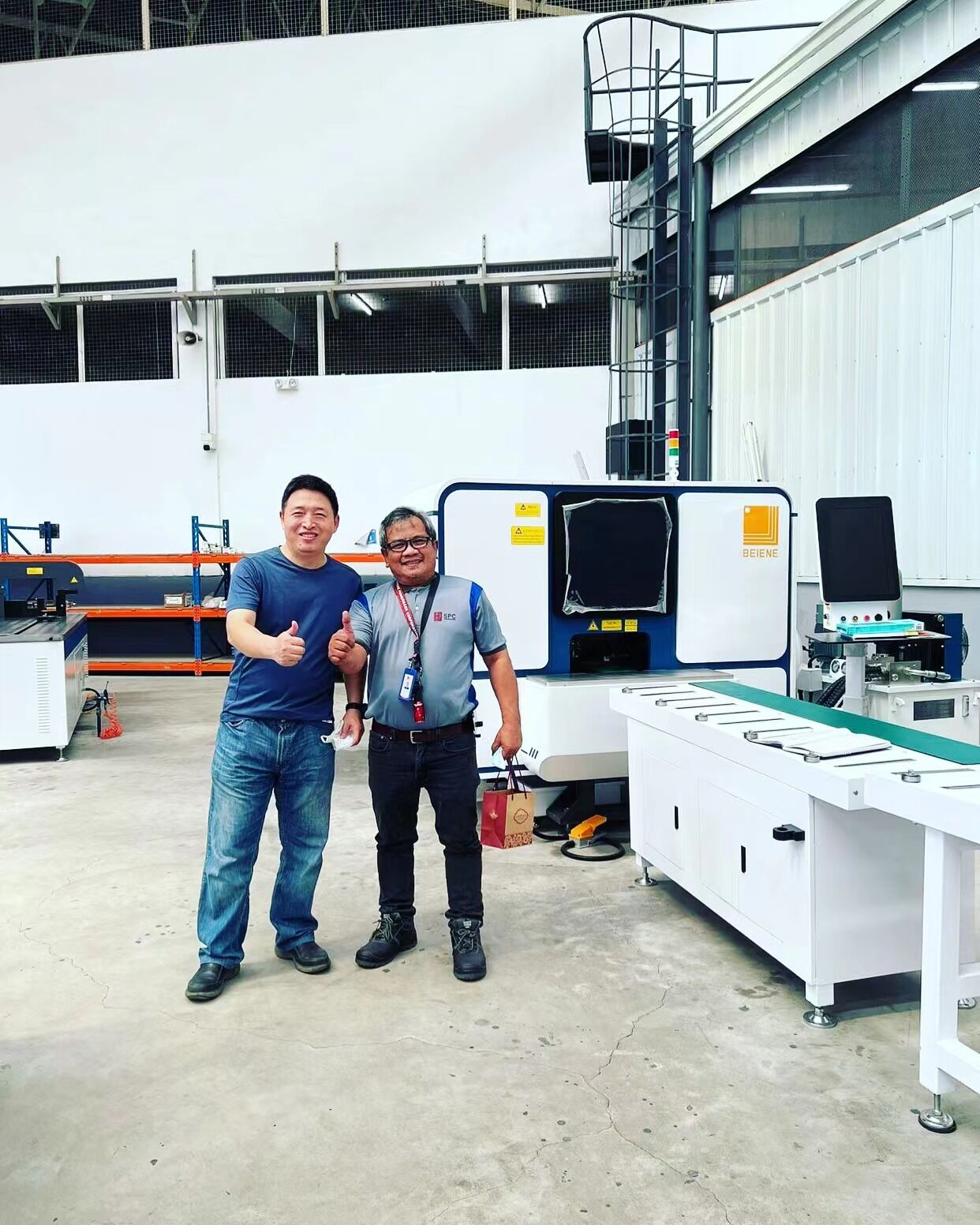 El mayor fabricante de paneles de Filipinas Elija de nuevo nuestra nueva máquina inteligente de barras colectoras 3D