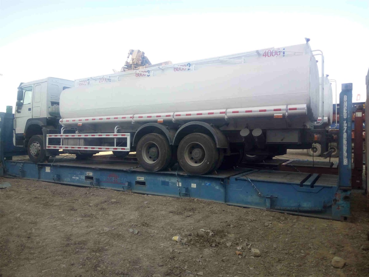 New HOWO 6X4 18 20 25tons Drinking Potable Liquid Cargo Heavy Fuel Oil Milk Lorry Delivery Transport Water Bowser Truck Water Tank Tanker Truck