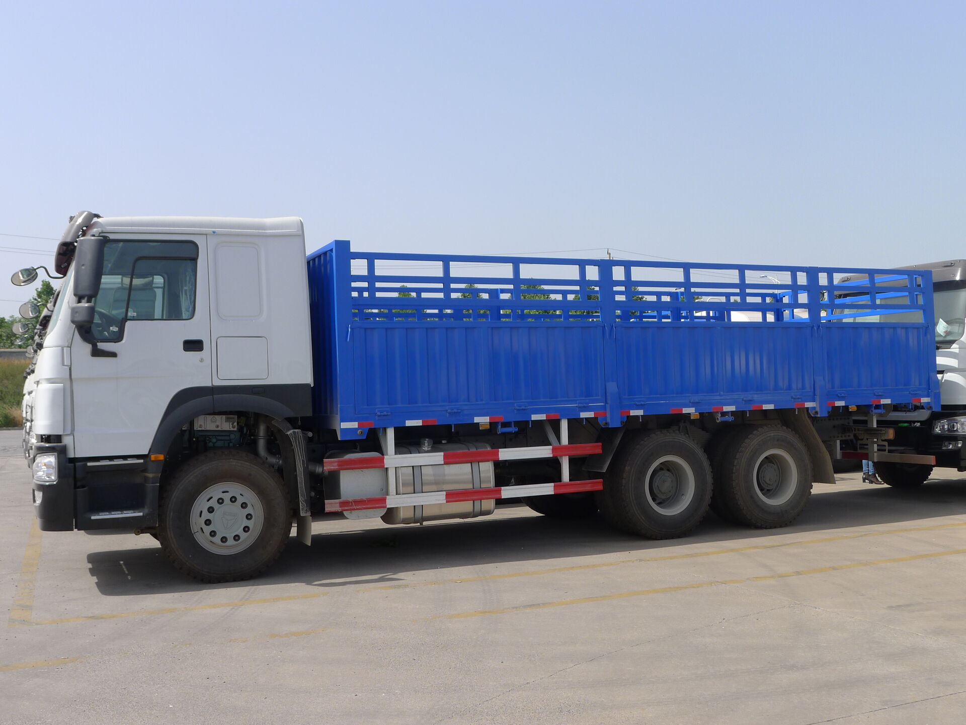 371hp cargo truck