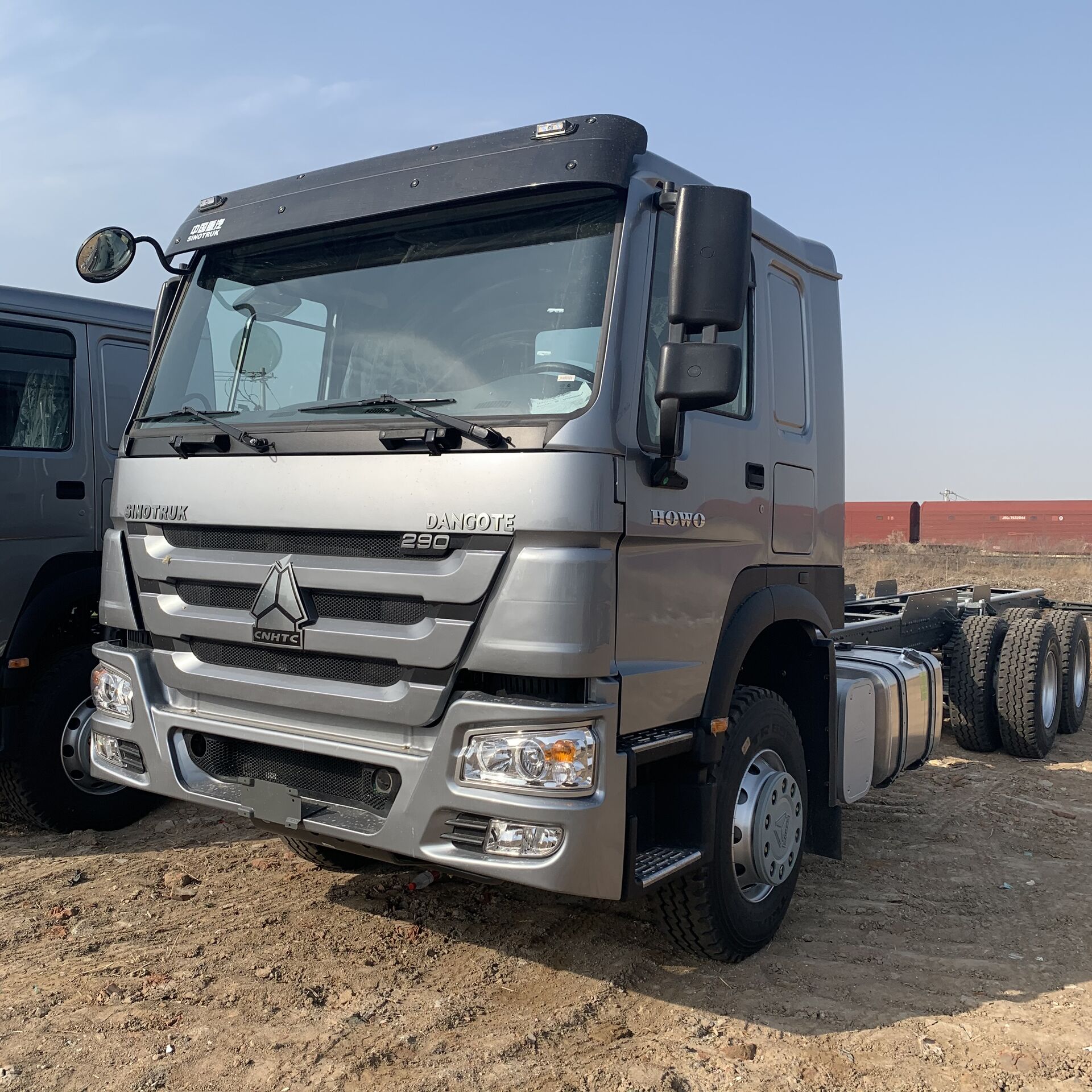 Cargo chassis truck