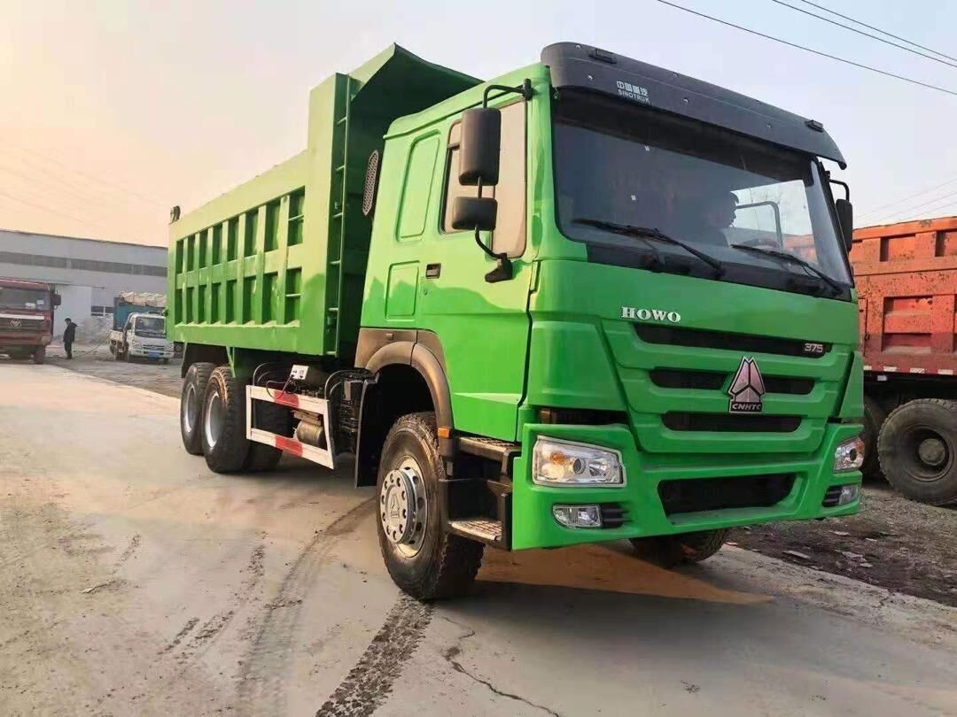 Second hand dump truck