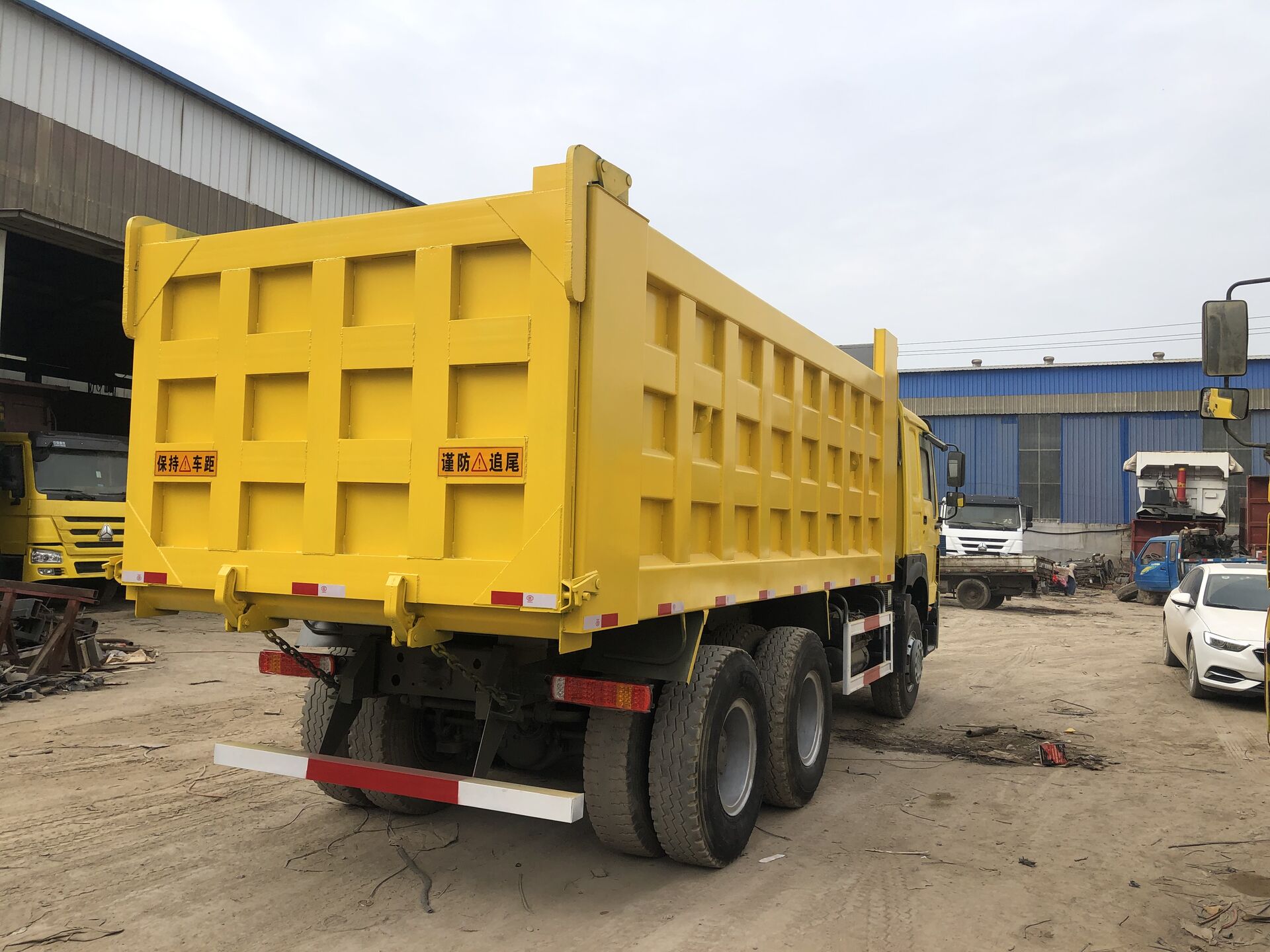 Second hand dump truck