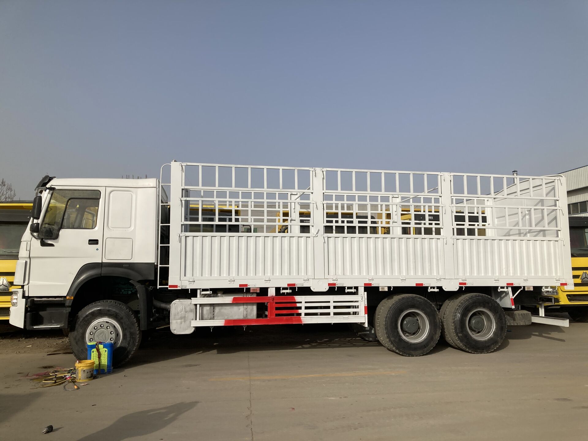 Used cargo truck