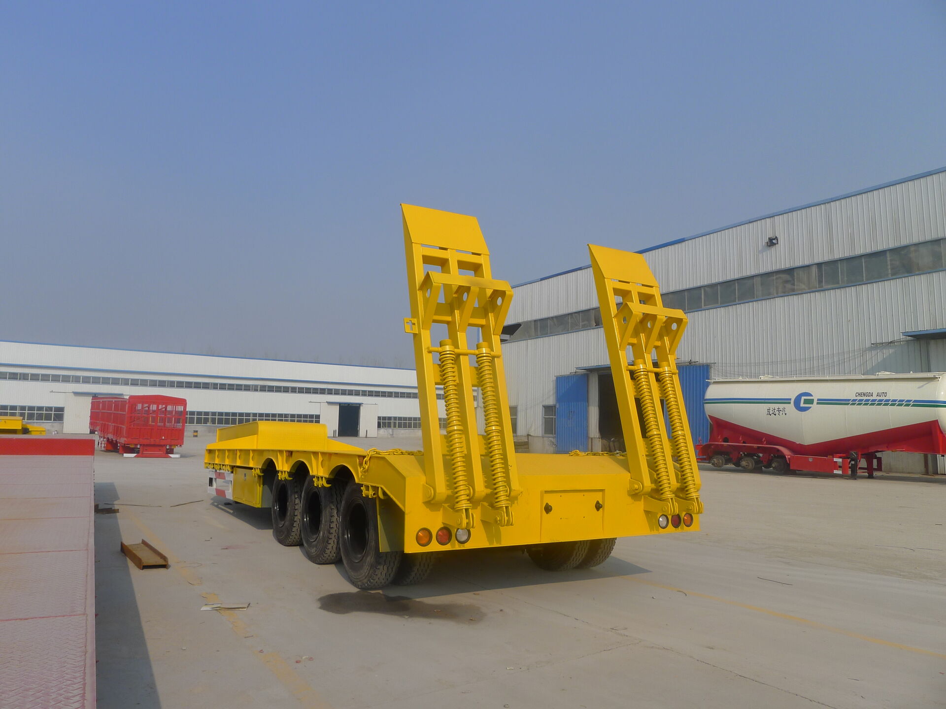 3 axles lowbed trailer