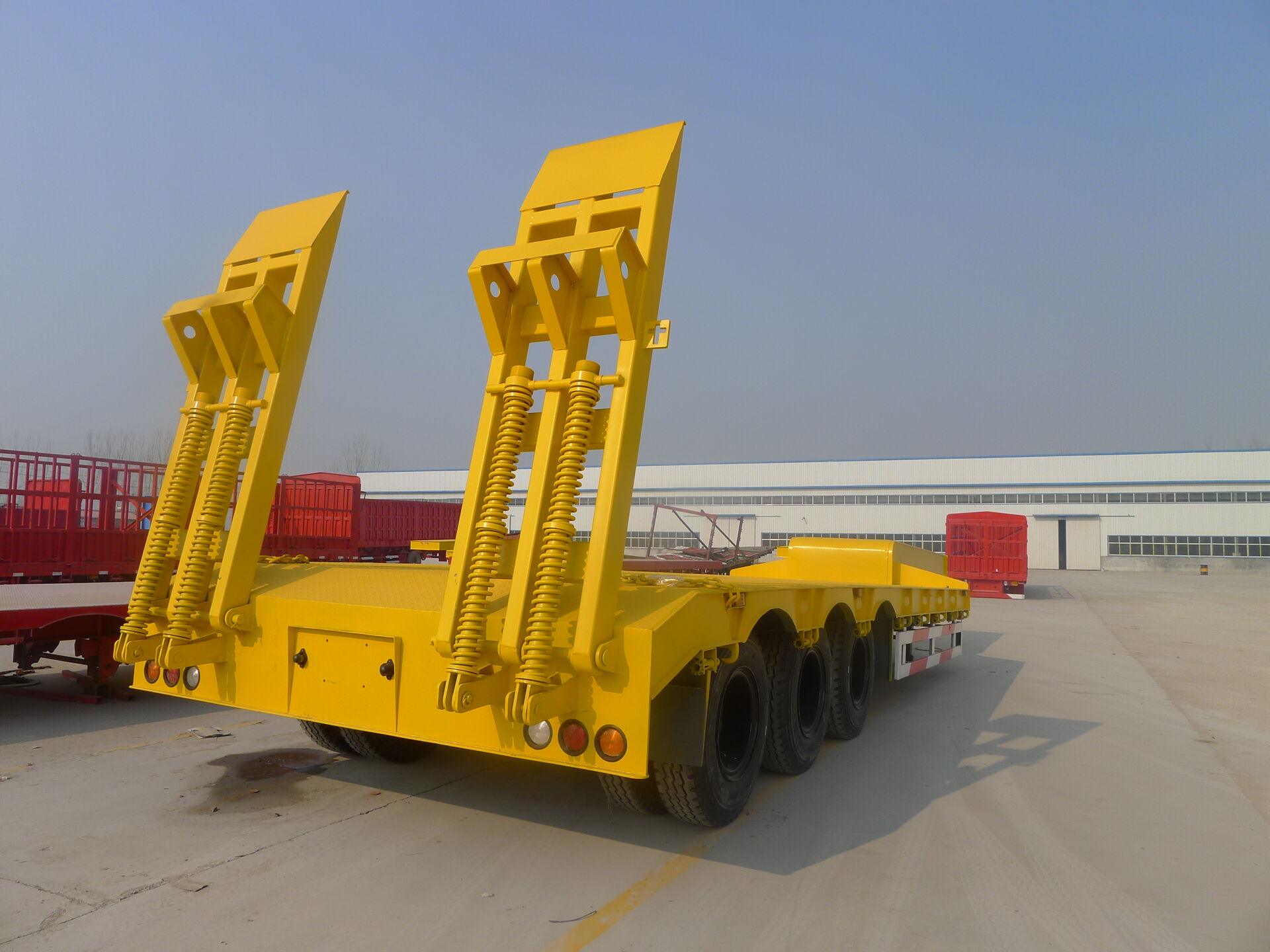 3 axles lowbed trailer