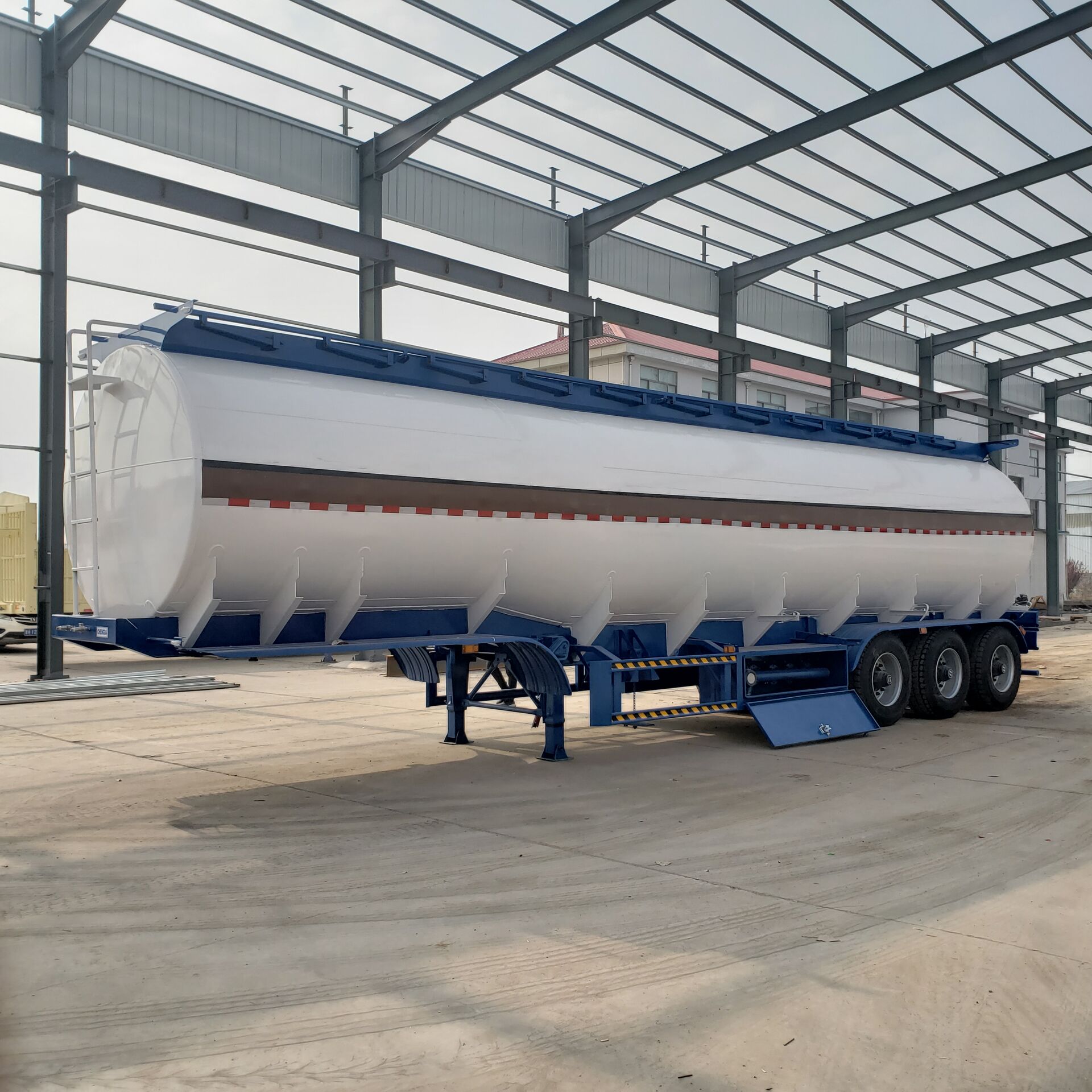 3 axles 42000L tanker trailer