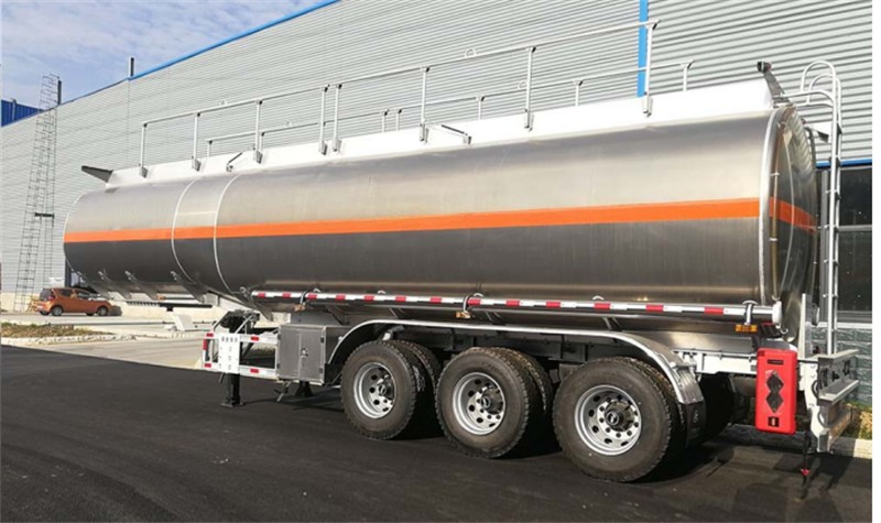 Aluminium tanker trailer