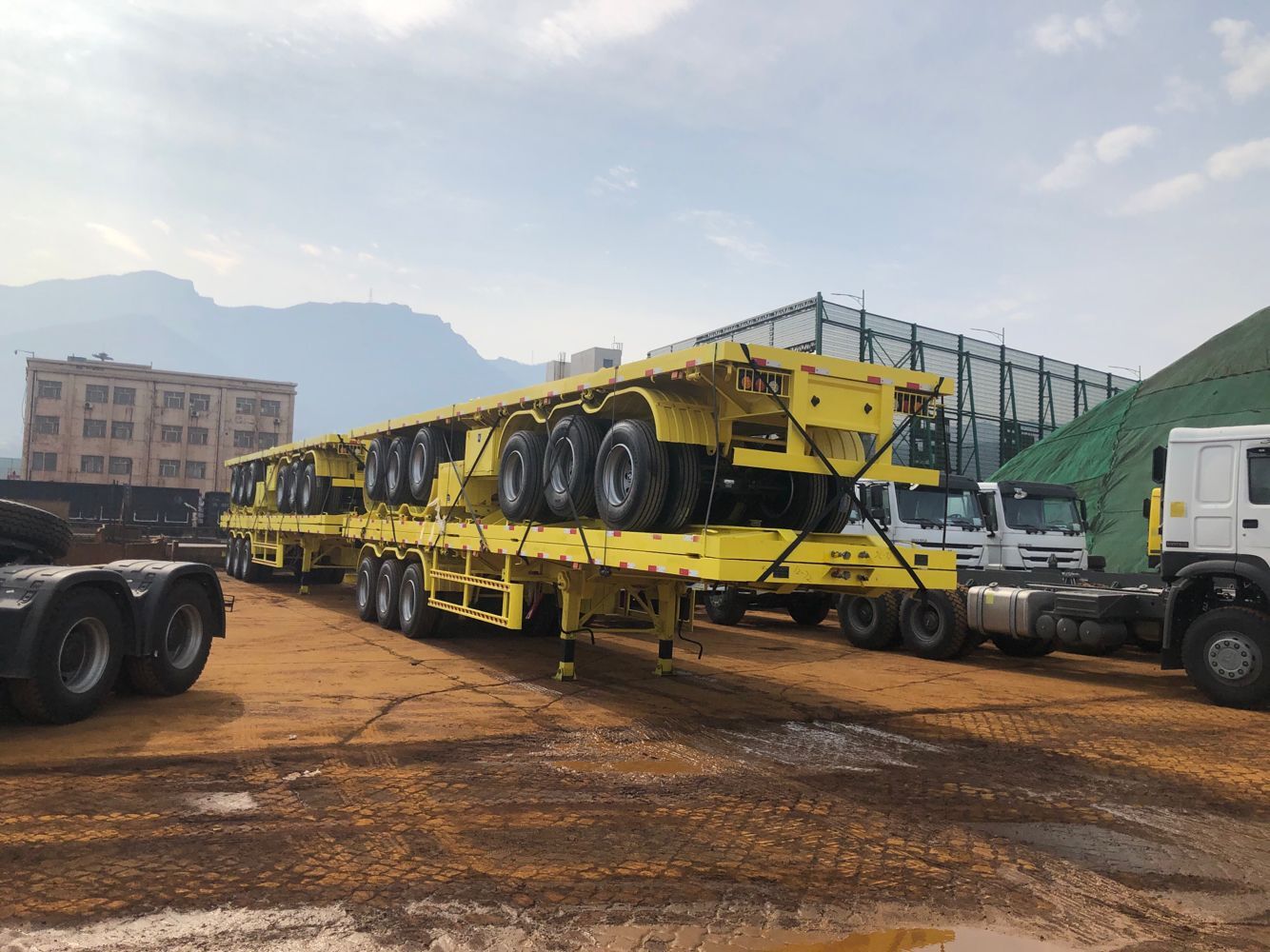 Flatbed semi trailer
