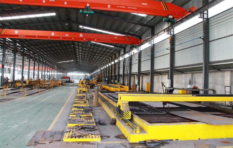 Flatbed semi trailer