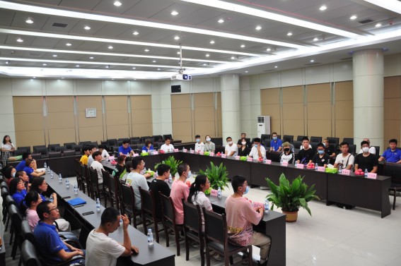 金秋助学 ┃ “金晶奖学金”助学子成才