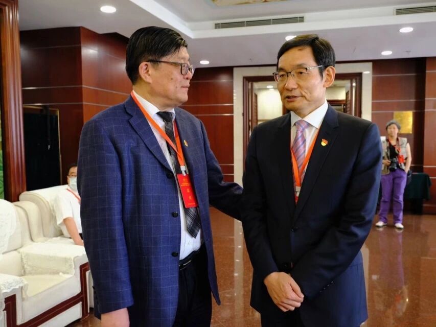 金晶集团董事长王刚出席建材联合会系统庆祝中国**成立100周年大会