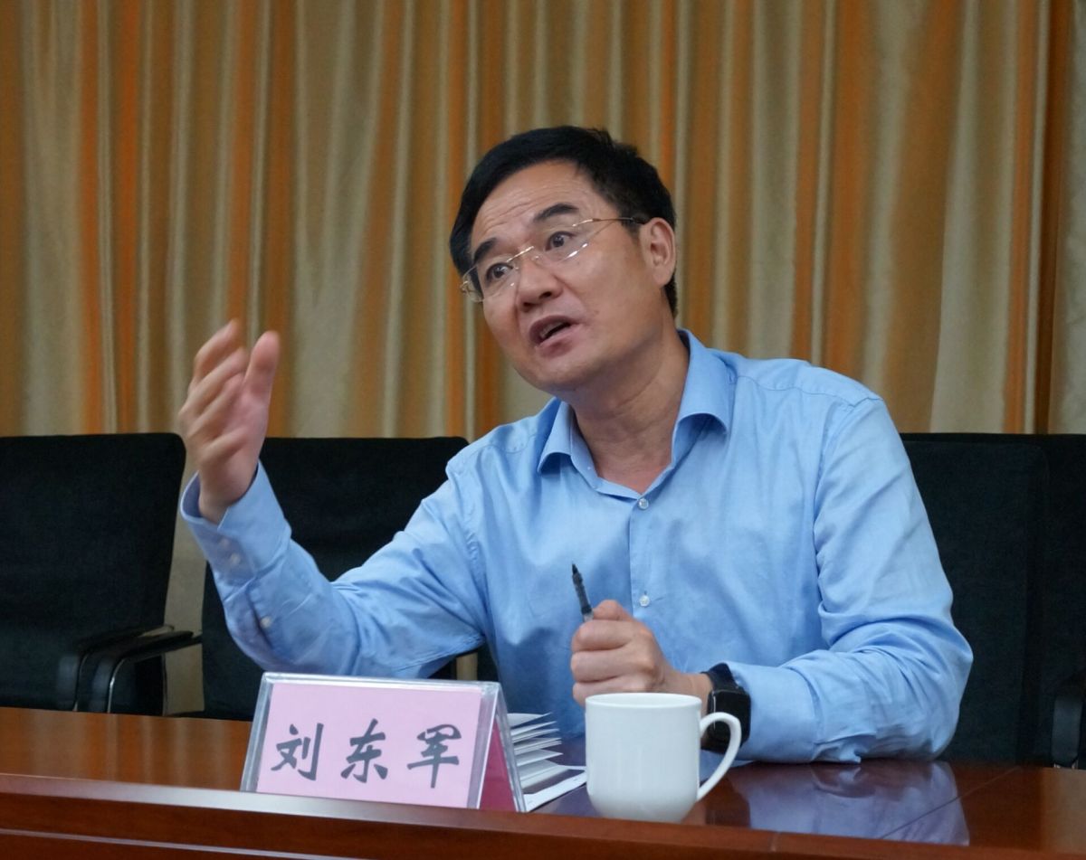 淄博市政协党组副书记、副主席刘东军一行来金晶调研