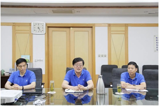 淄博市法院党组书记、院长梁久军来金晶集团调研