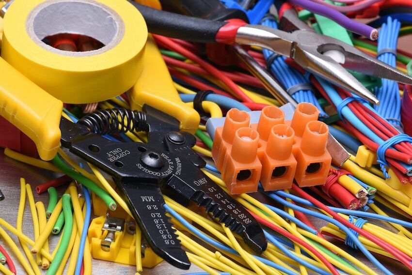 Kabelbäume der Industrie in Schlüsselbereichen wie der Herstellung von elektronischen Geräten, Maschinenbau