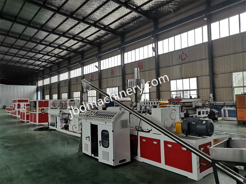 Which Chinese plastic extrusion machinery suppliers have a local warehouse or technical engineers stationed in Mexico/Brazil?