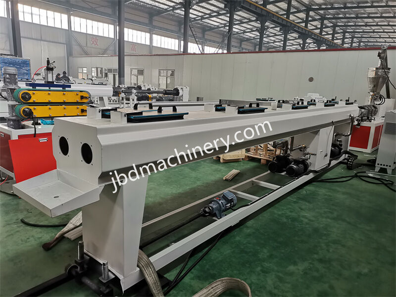 What are the industry benefits of adding a melt pump and static mixer to a plastic film extrusion line？