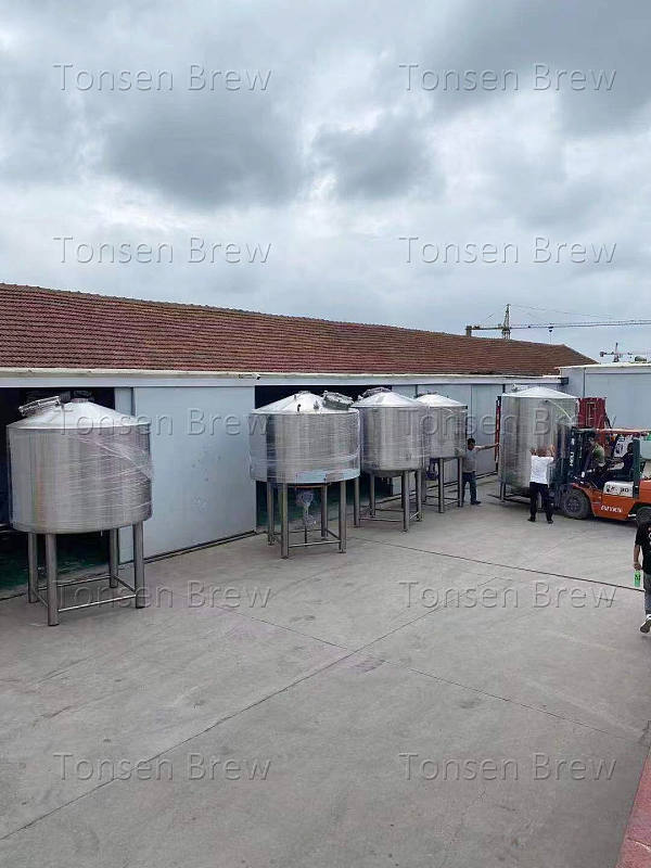 2000L Brewery Equipment Arrived! This craft brewery has developed rapidly, from hundreds liters at first to 2000L expanded this year.
