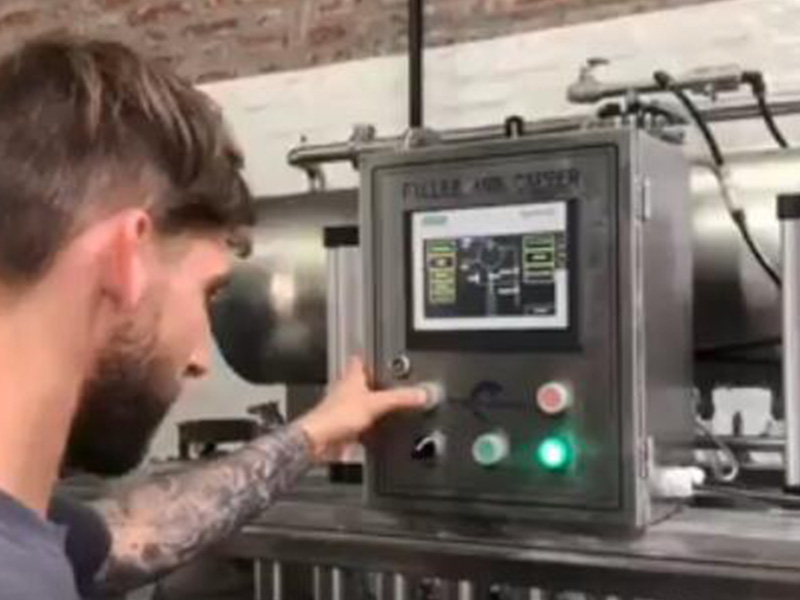 Bottle filling capping machine