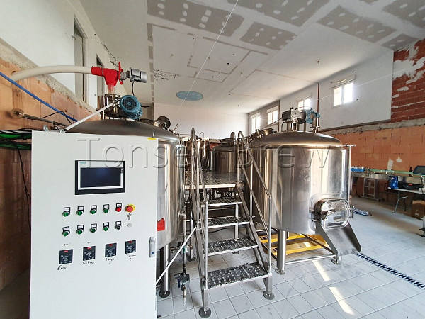Congratulations to our Europe customer, the 10HL brewery Project installation is coming to an end, they can brew beer soon.
