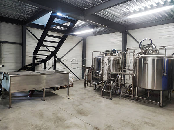 Another set of our Tonsen's 1000L brewing equipment installed in a French brewery, how perfect this looks!