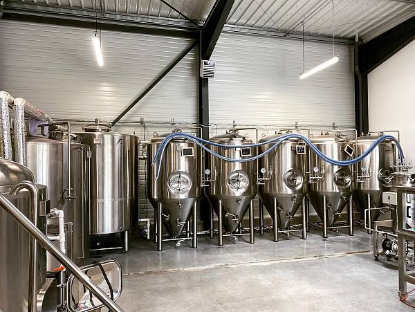 Our customer's 1000l brewery,...