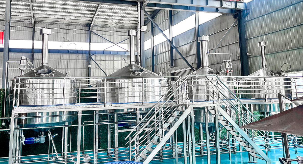 4 vessels 5000L brewery 02.jpg 4 vessels 5000L brewery 02.jpg