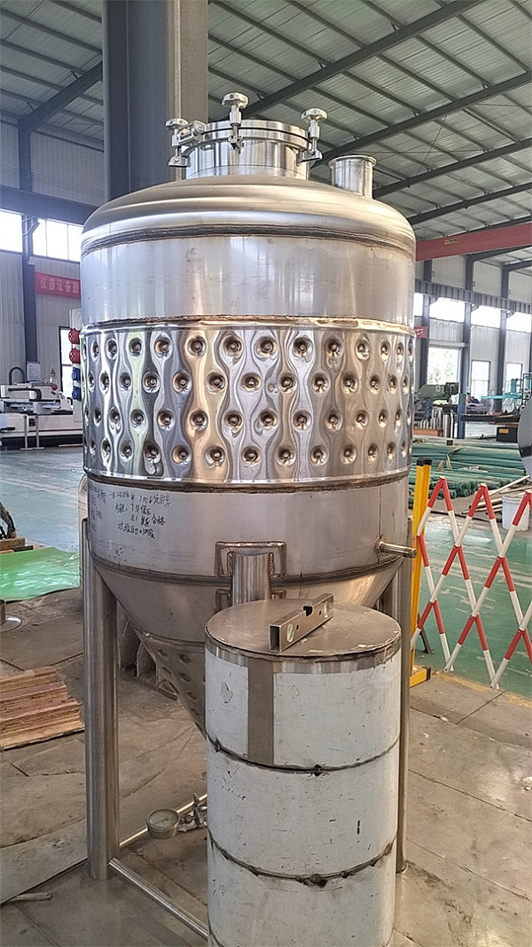 The 700L fermentation tank is currently in production~