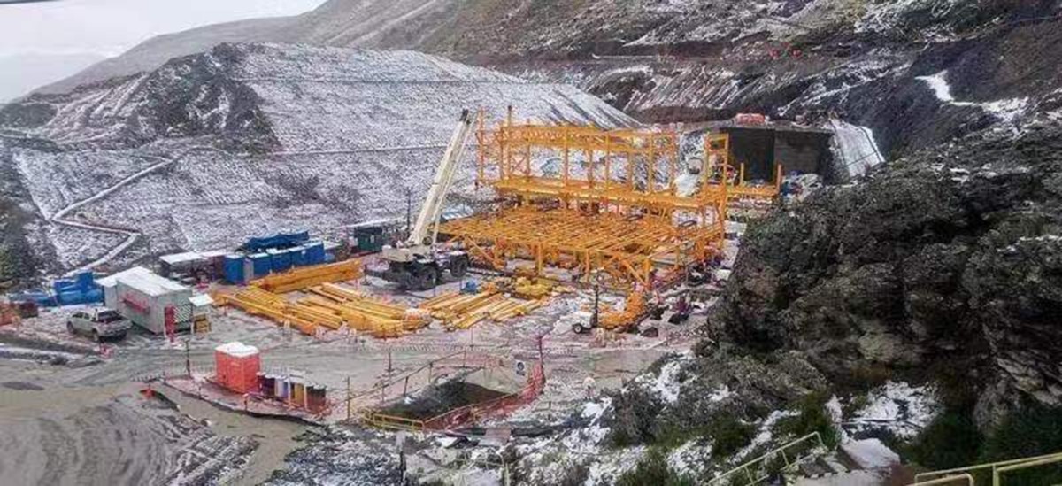 The pictures of the construction site sent to us by our customer, use the products we provided.
