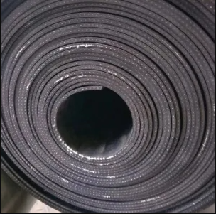Structure and Performance Analysis of Fabric-Reinforced Rubber Sheets: Why They Are So Popular in Industry