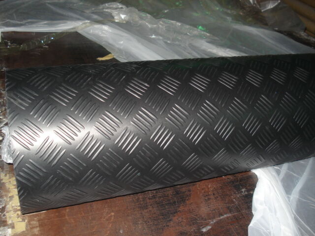 Checker Runner Rubber