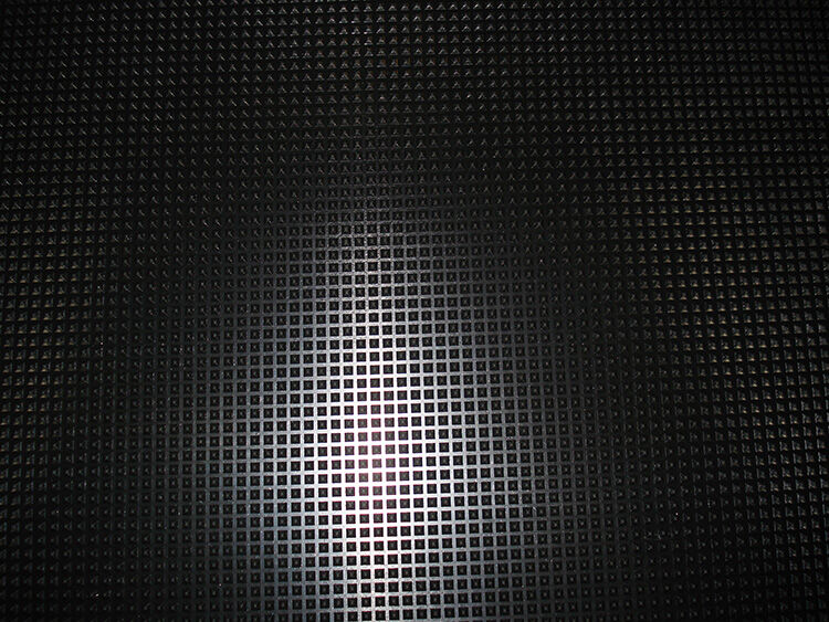 Pyramid Pattern Mat